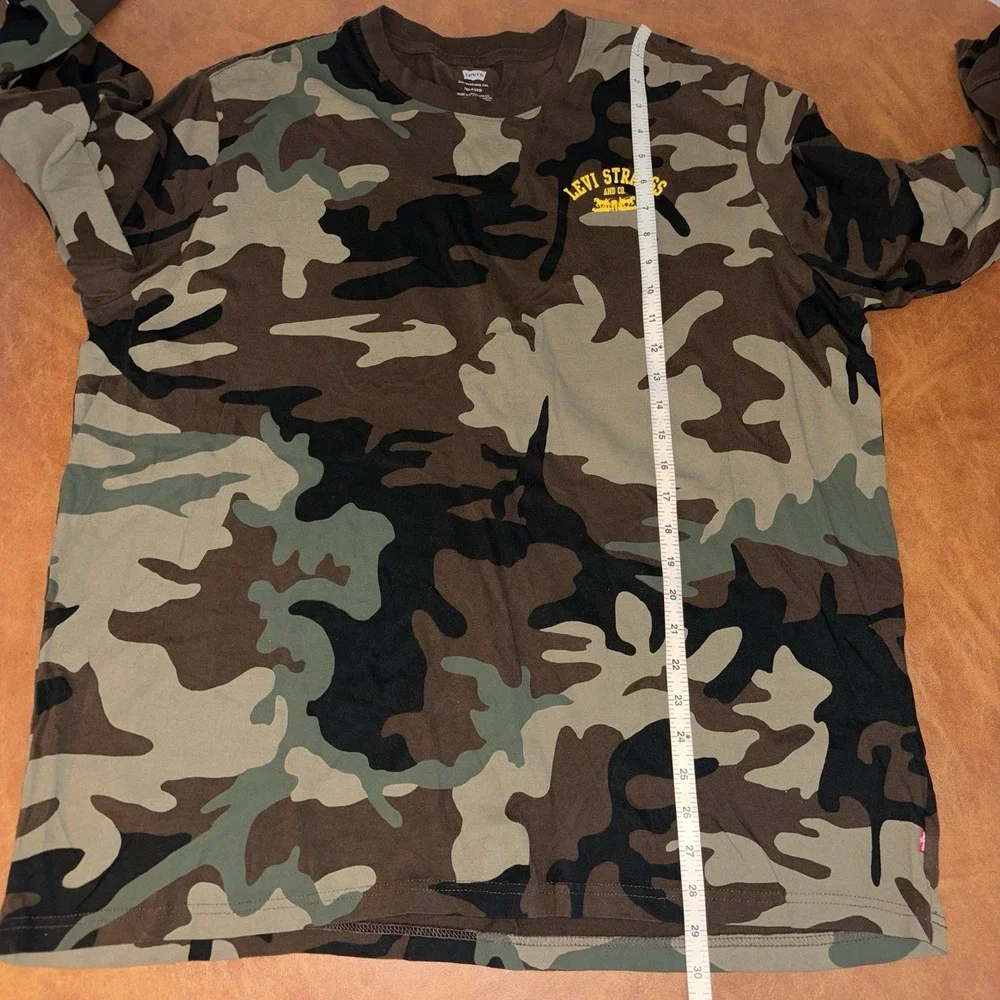NWOT Levi's Relaxed Fit Long Sleeve Camo T-Shirt Men's Size: XL 100% Cotton